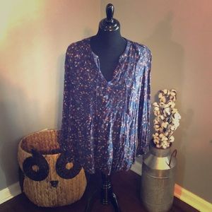 Women’s old navy shirt